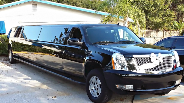 Fort Myers Black Escalade Limo 